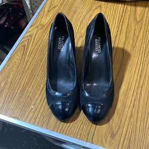 2.5 inch chunk heal, suede with leather trim, round toe.